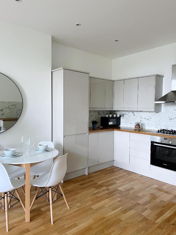 Modern And Light 2 Bed Flat In Sw2 Apartment London Luaran gambar