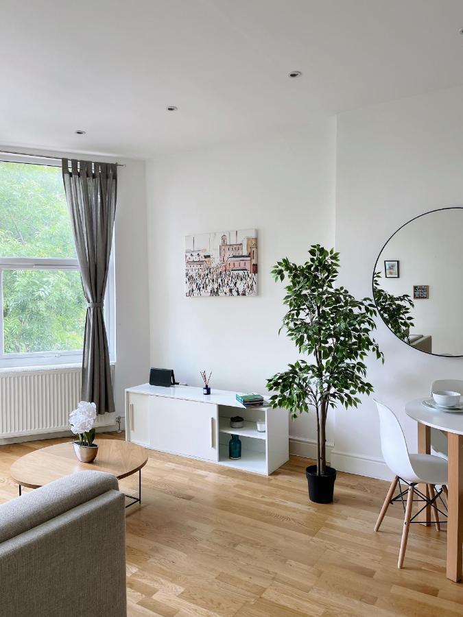 Modern And Light 2 Bed Flat In Sw2 Apartment London Luaran gambar