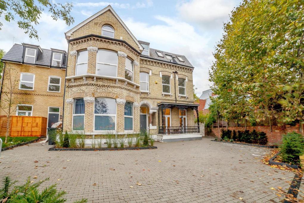 Modern And Light 2 Bed Flat In Sw2 Apartment London Luaran gambar
